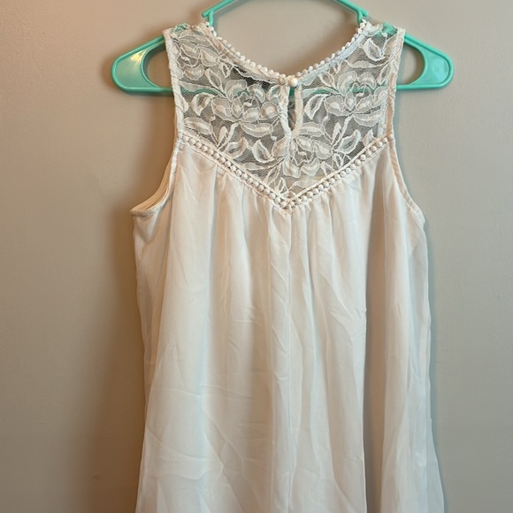 Women’s white lace dress size Medium - Picture 5 of 5